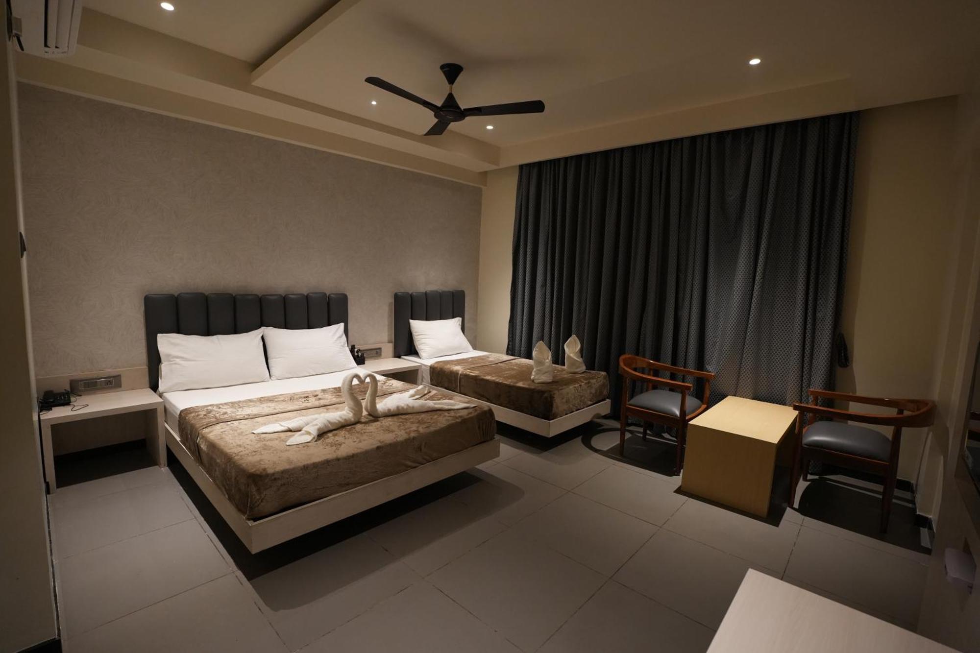 Hotel Swathi Hospet Dış mekan fotoğraf