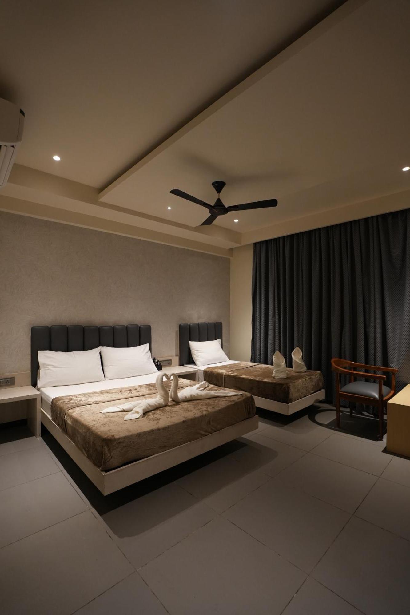 Hotel Swathi Hospet Dış mekan fotoğraf