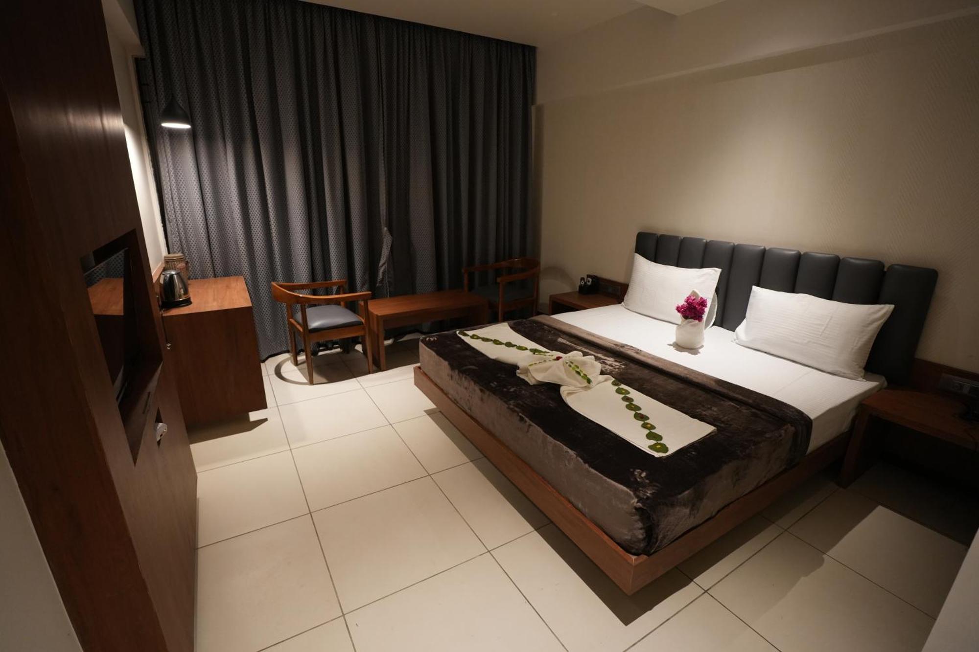 Hotel Swathi Hospet Dış mekan fotoğraf