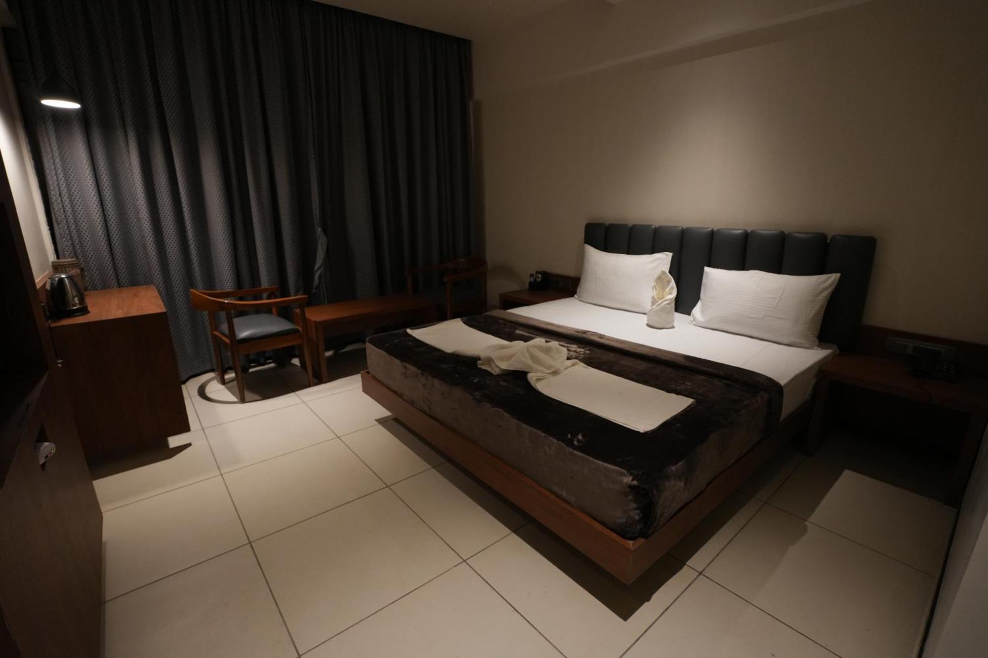Hotel Swathi Hospet Dış mekan fotoğraf