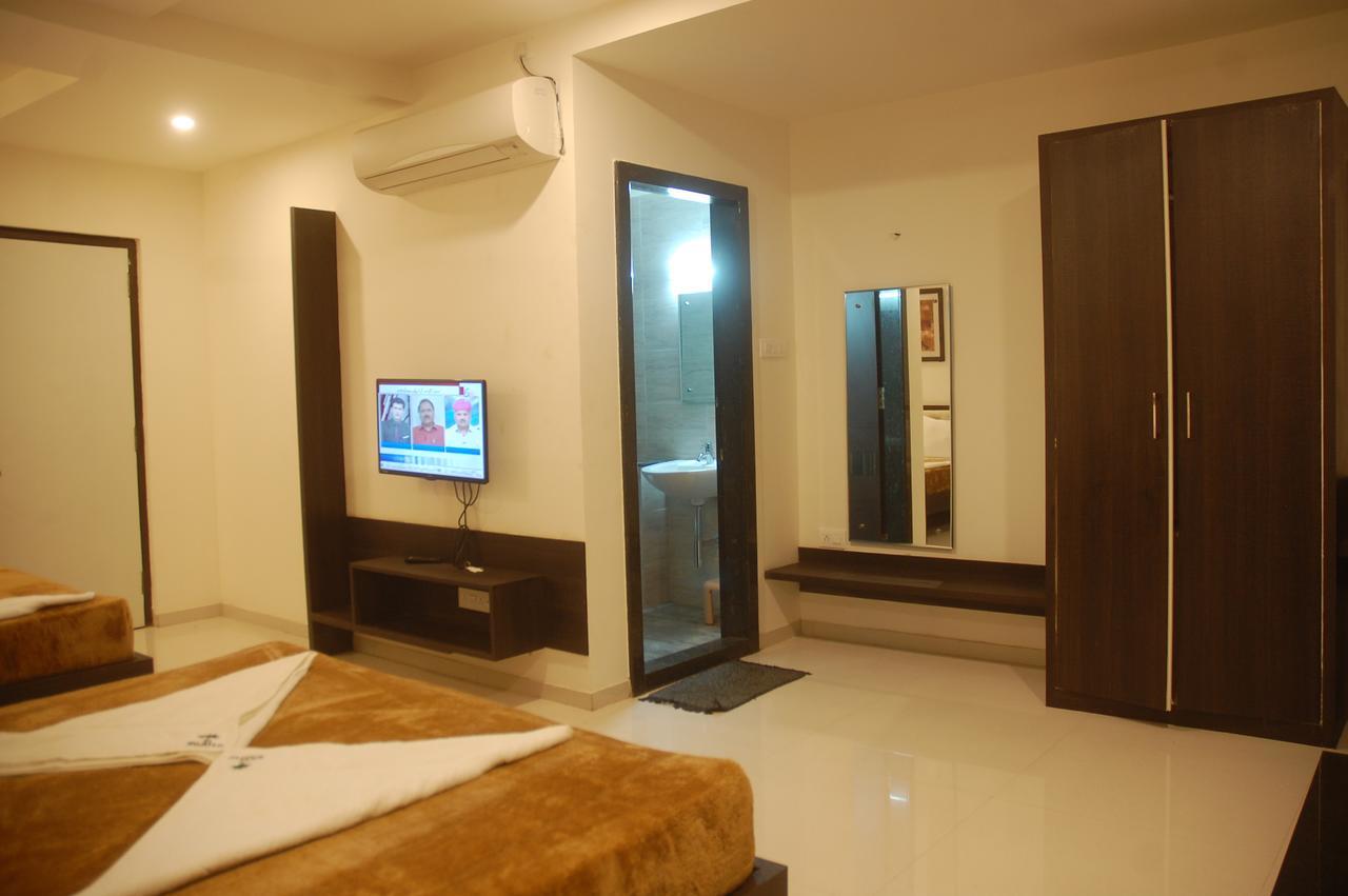 Hotel Swathi Hospet Dış mekan fotoğraf